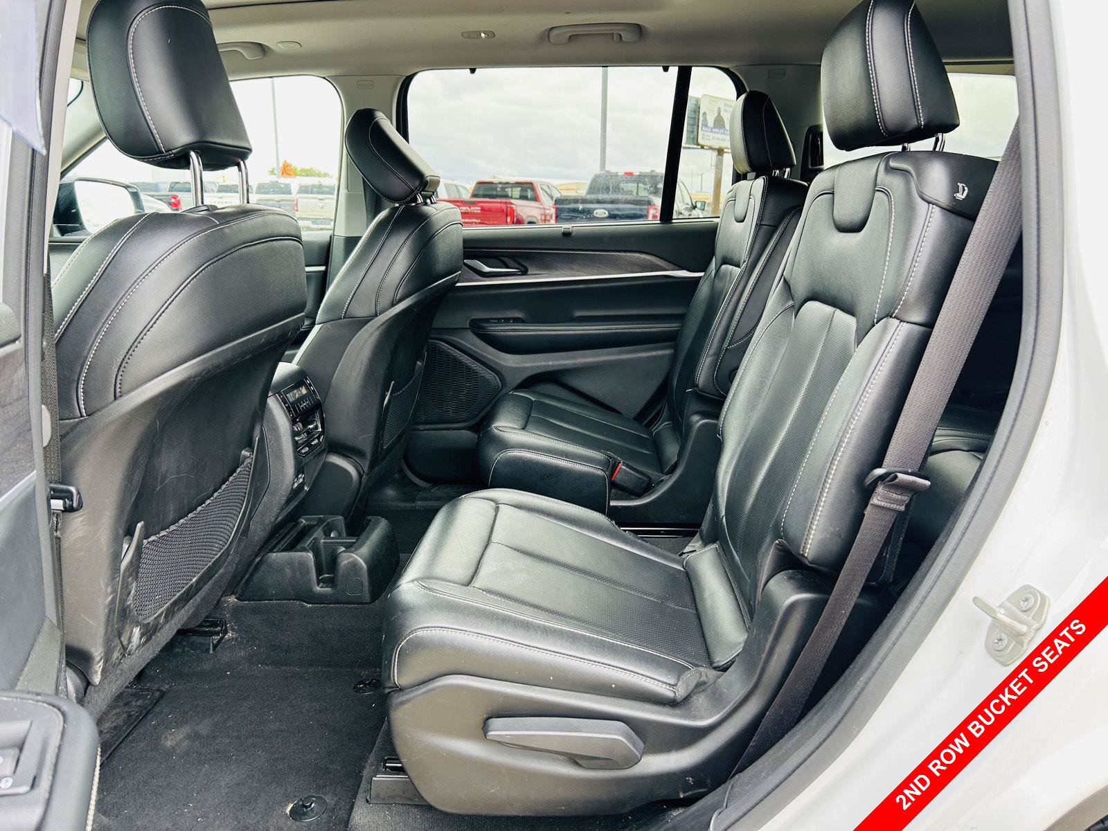 Used 2023 Jeep Grand Cherokee L Limited w/ Luxury Tech Group II AWD/4WD image 30