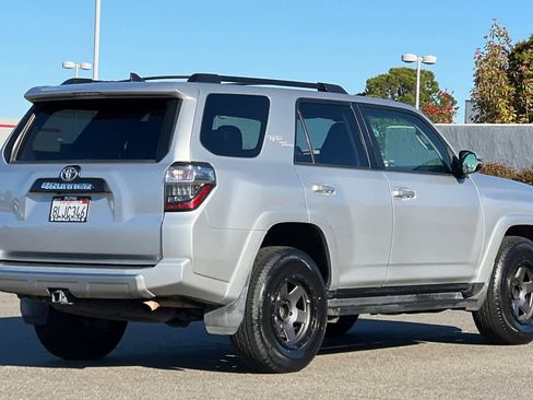 Used 2019 Toyota 4Runner TRD Off-Road Premium image 2