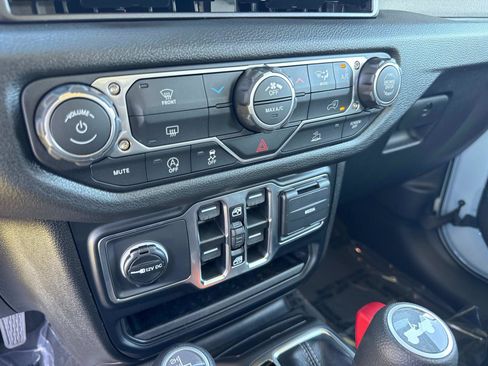 Used 2026 Jeep Wrangler Unlimited Sport AWD/4WD image 21