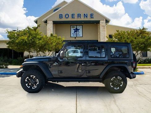 Used 2025 Jeep Wrangler Unlimited Rubicon 4xe w/ Safety Group AWD/4WD image 2