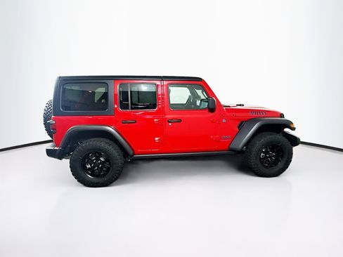 Used 2025 Jeep Wrangler Willys image 10
