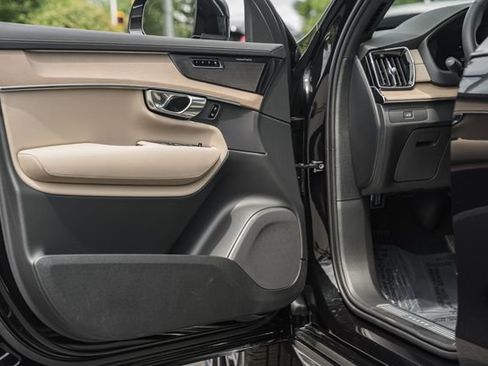 New 2026 Volvo XC90 B6 Plus w/ Protection Package Premier AWD/4WD image 40