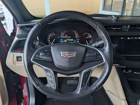 Used 2017 Cadillac XT5 Luxury w/ Driver Awareness Package image 24