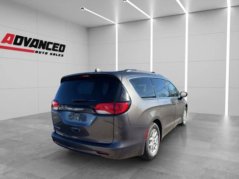 Used 2020 Chrysler Voyager Lxi image 6