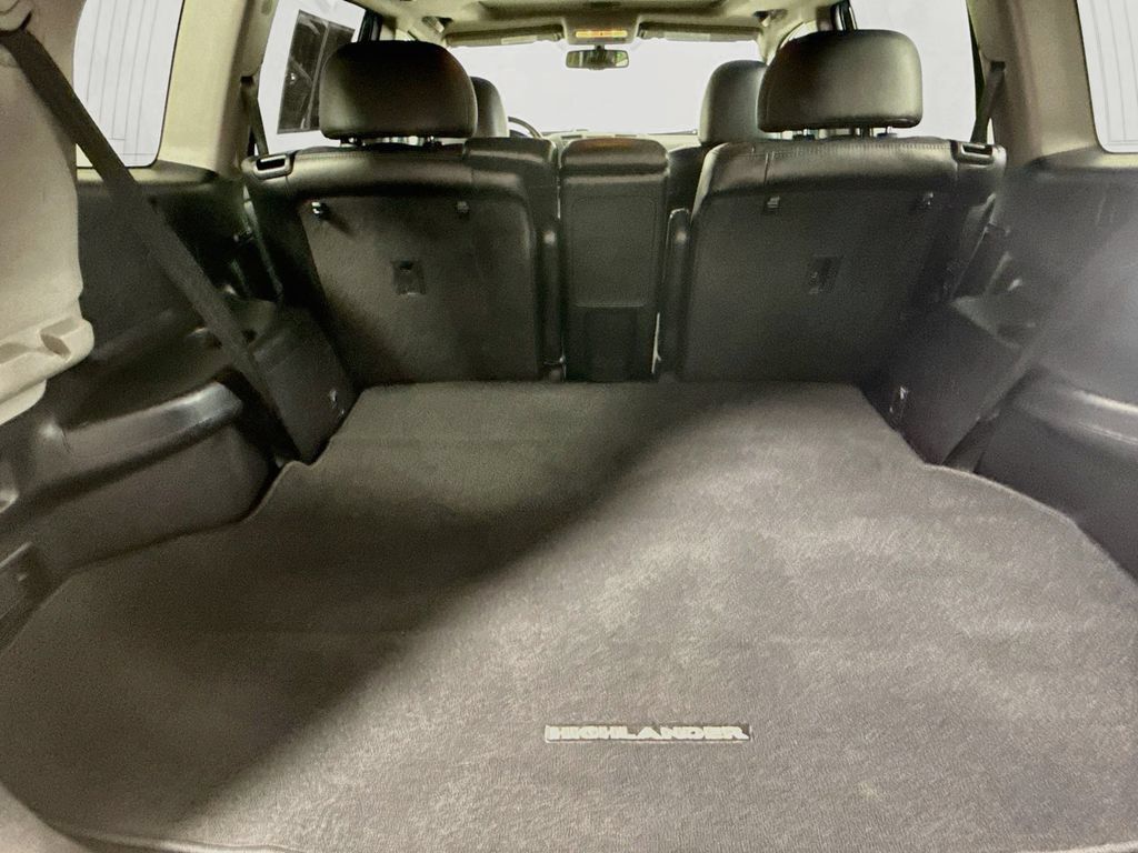 Used 2013 Toyota Highlander SE AWD/4WD image 26