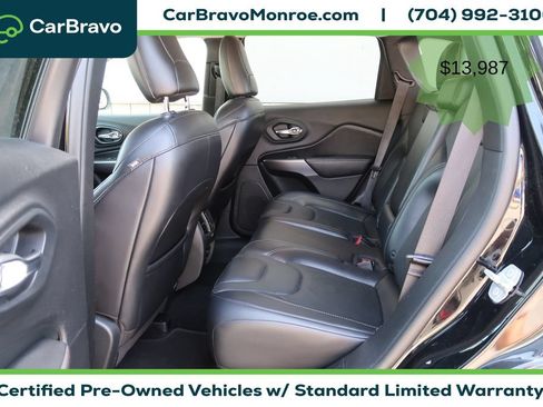 Used 2019 Jeep Cherokee Limited AWD/4WD image 31