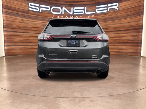 Used 2017 Ford Edge SE image 6