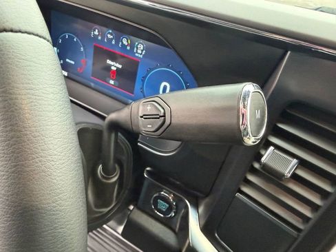 Used 2025 Ford F250 Lariat w/ Chrome Package image 33