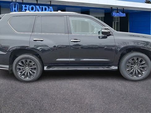 Used 2023 Lexus GX 460 Luxury w/ Sport Design Package image 9