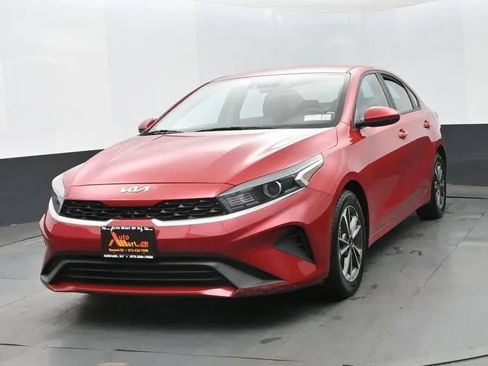 Used 2023 Kia Forte LXS FWD image 1