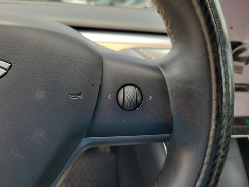 Used 2020 Tesla Model 3 Standard Range Plus RWD image 13
