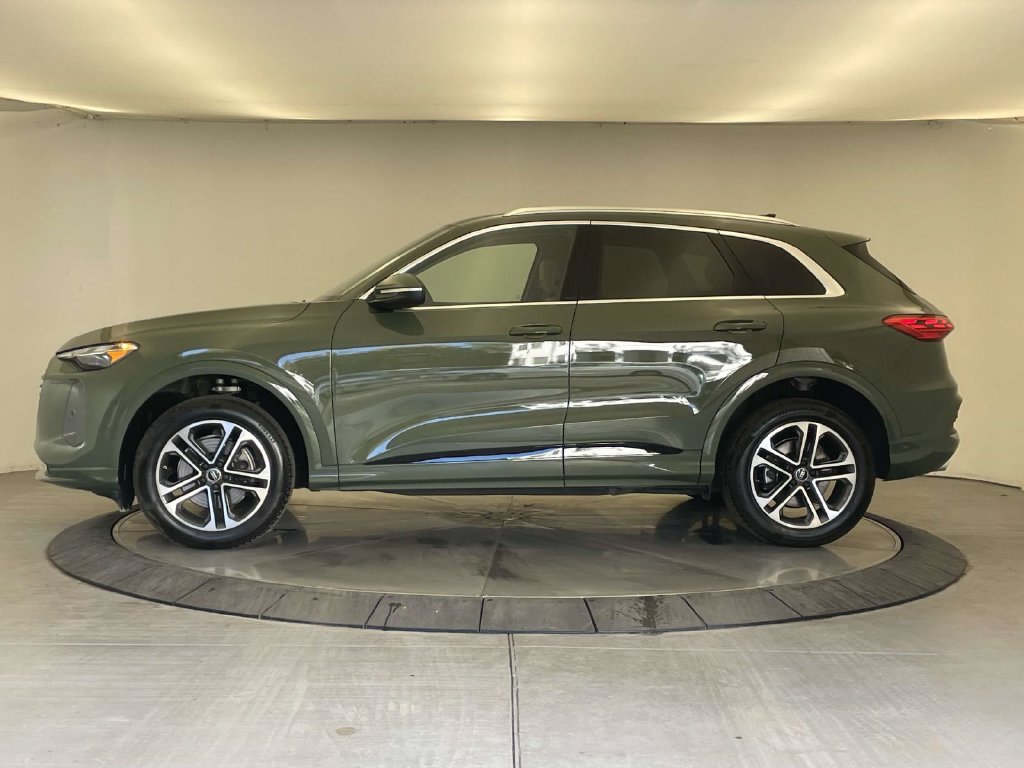 Certified 2025 Audi Q5 Premium w/ Convenience Package AWD/4WD image 2