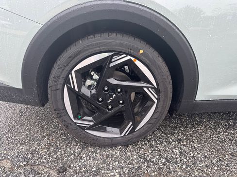 New 2025 Kia K4 EX image 17