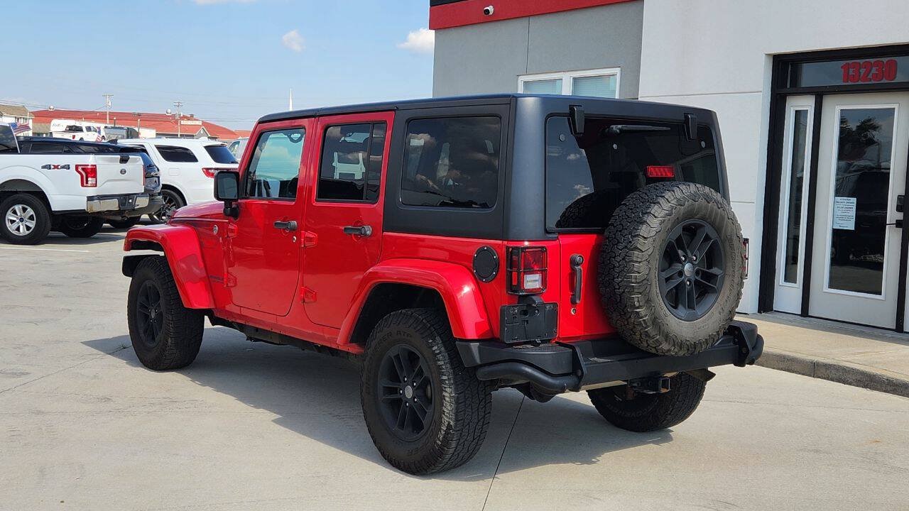 Used 2017 Jeep Wrangler Unlimited Sahara AWD/4WD image 3