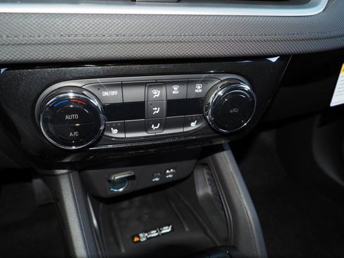 New 2025 Chevrolet TrailBlazer LT w/ Convenience Package image 11