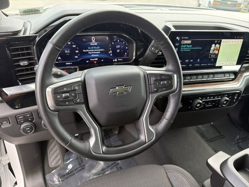 Used 2024 Chevrolet Silverado 1500 RST w/ Z71 Off-Road Package AWD/4WD image 17