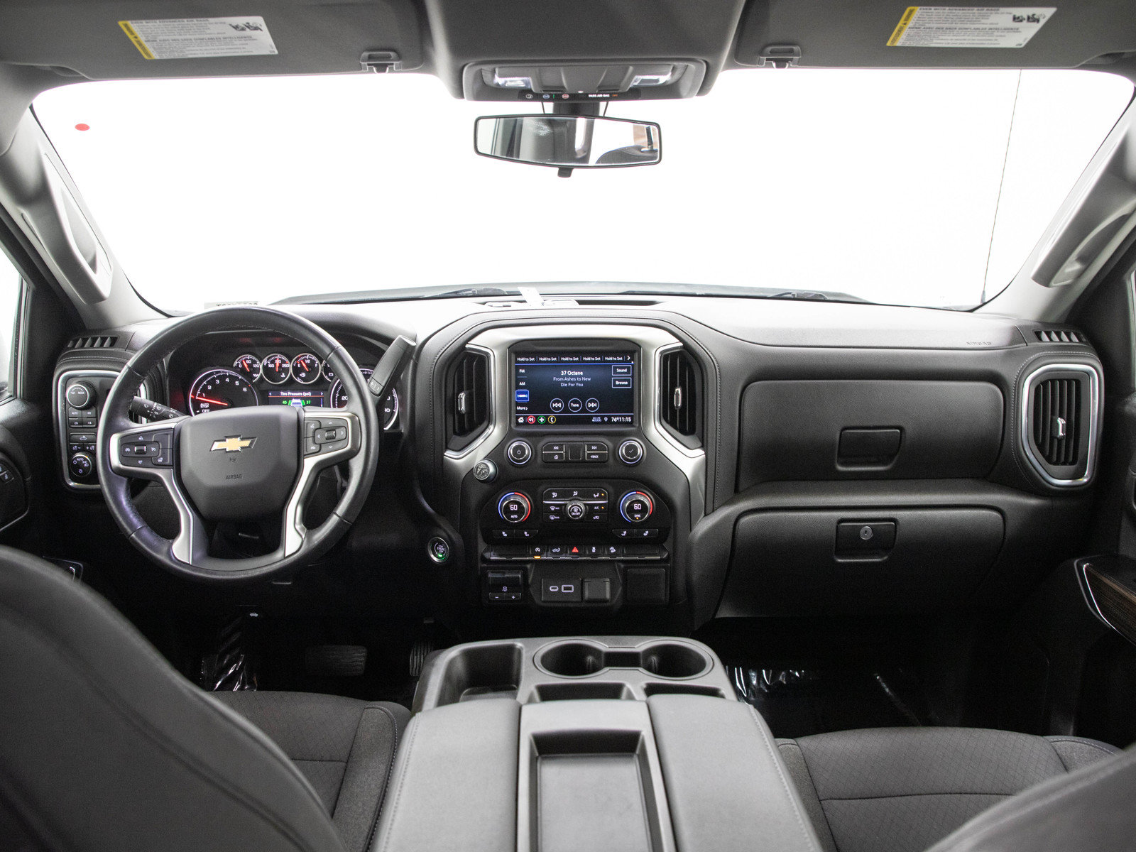 Used 2021 Chevrolet Silverado 1500 LT AWD/4WD image 16