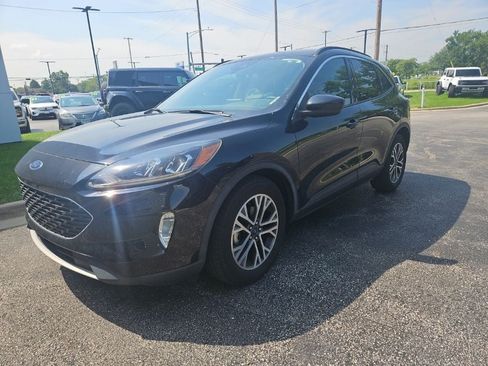 Used 2020 Ford Escape SEL FWD image 3
