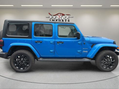 Used 2023 Jeep Wrangler Unlimited Sahara w/ Cold Weather Group AWD/4WD image 6