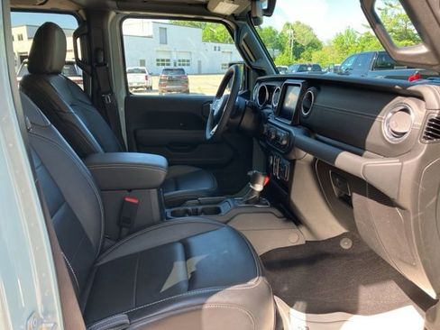 Used 2023 Jeep Wrangler Unlimited Sahara w/ Cold Weather Group AWD/4WD image 16