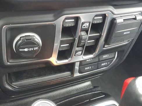 Used 2023 Jeep Wrangler Unlimited Sahara w/ Cold Weather Group image 31