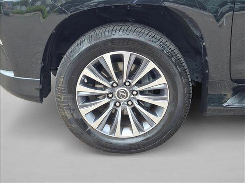 Used 2023 Lexus GX 460 Luxury w/ Accessory Package AWD/4WD image 22