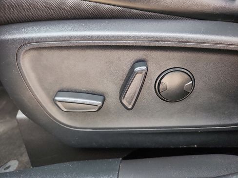 Used 2025 Ford Escape ST-Line FWD image 13