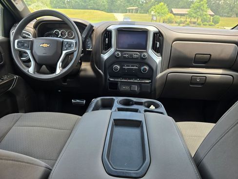 Used 2020 Chevrolet Silverado 1500 LT RWD image 3