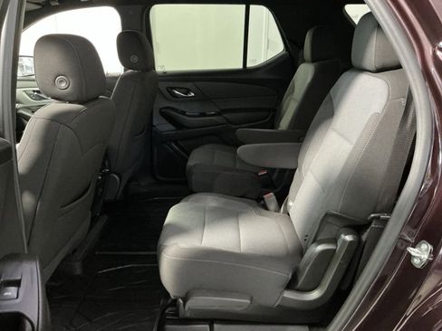 Used 2023 Chevrolet Traverse LT FWD image 24