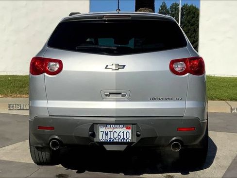 Used 2012 Chevrolet Traverse LTZ FWD image 4