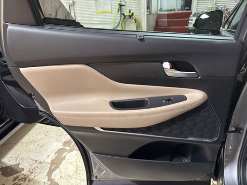 Used 2019 Hyundai Santa Fe Limited image 18