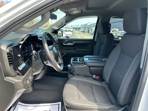 Used 2022 Chevrolet Silverado 1500 LT AWD/4WD image 9