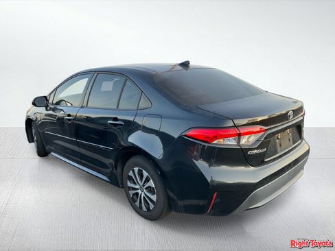 Certified 2022 Toyota Corolla LE FWD image 3