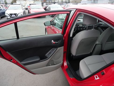 Used 2016 Kia Forte LX w/ LX Popular Plus Package image 28