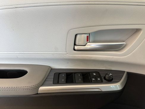 New 2026 Toyota Sienna XLE image 6