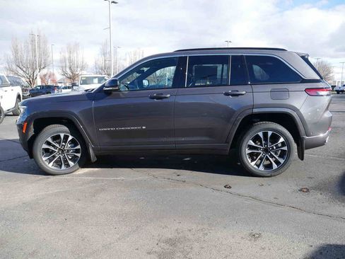 New 2025 Jeep Grand Cherokee Overland w/ Adv Protech Group III image 17
