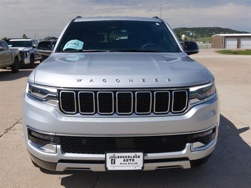 Used 2024 Jeep Wagoneer L Series II w/ Flexible Seating Group AWD/4WD image 6