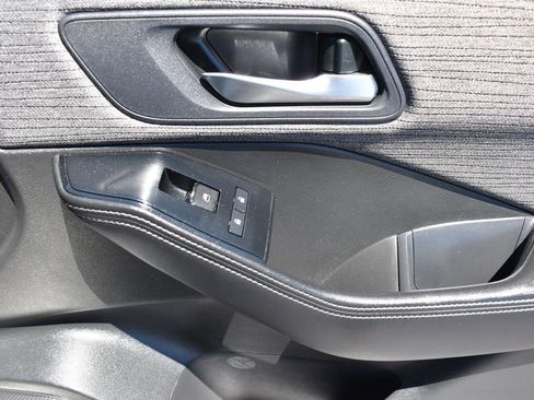 Used 2023 Nissan Rogue SV FWD image 19