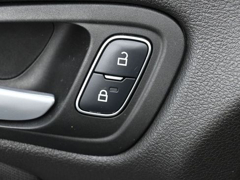 Used 2017 Ford Focus SEL image 13