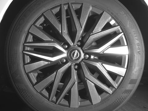 Used 2025 Nissan Altima 2.5 SV image 14