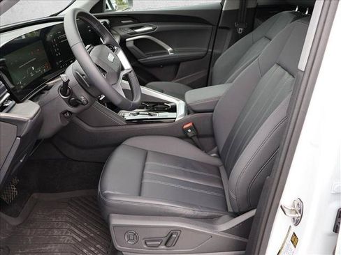 Certified 2025 Audi Q5 Premium w/ Premium Plus AWD/4WD image 22
