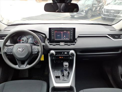Used 2019 Toyota RAV4 LE w/ Carpet Mat Package image 16