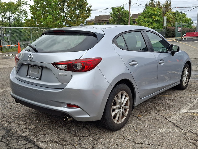 Used 2017 MAZDA MAZDA3 Sport FWD image 4