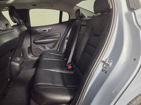 Used 2022 Volvo S60 B5 Momentum AWD/4WD image 23