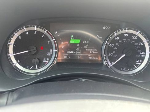 Used 2023 Toyota Highlander XLE FWD image 10
