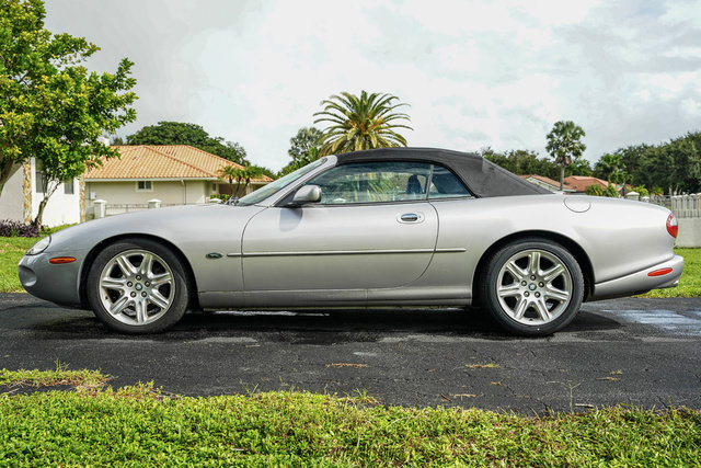 Used 2000 Jaguar XK8 Convertible RWD image 14