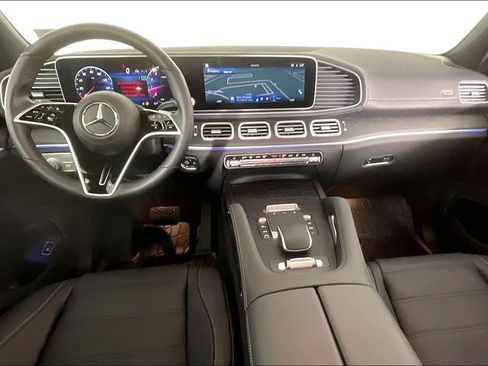 Used 2026 Mercedes-Benz GLS 450 4MATIC image 13