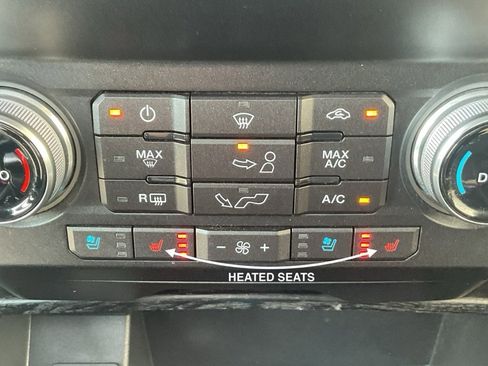 Certified 2019 Ford F150 Platinum w/ Equipment Group 701A Luxury image 17