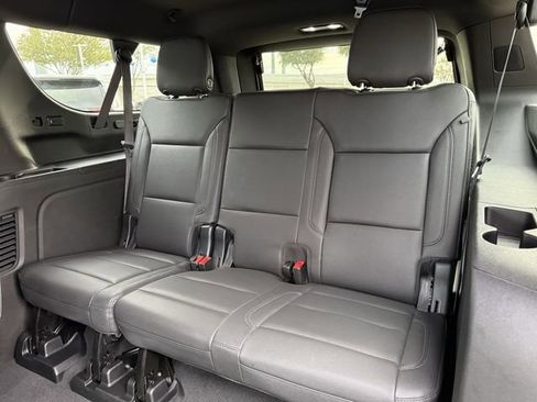 Used 2024 Chevrolet Suburban Z71 w/ Off-Road Capability Package AWD/4WD image 25