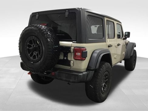 Used 2022 Jeep Wrangler Unlimited Rubicon w/ Xtreme Recon 35" Tire Package AWD/4WD image 16